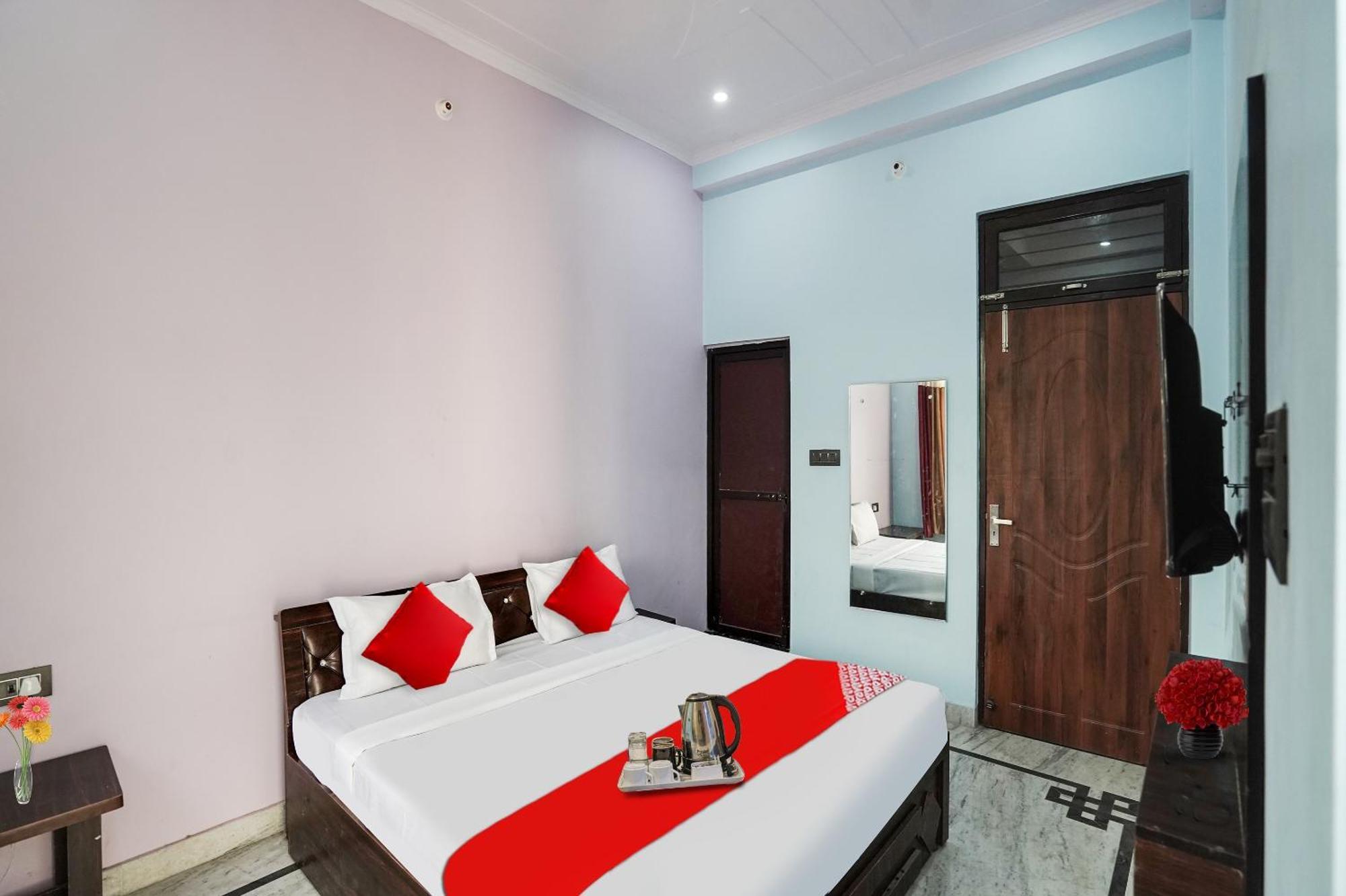 Hotel O Ayurma Inn Chinhat Bagian luar foto
