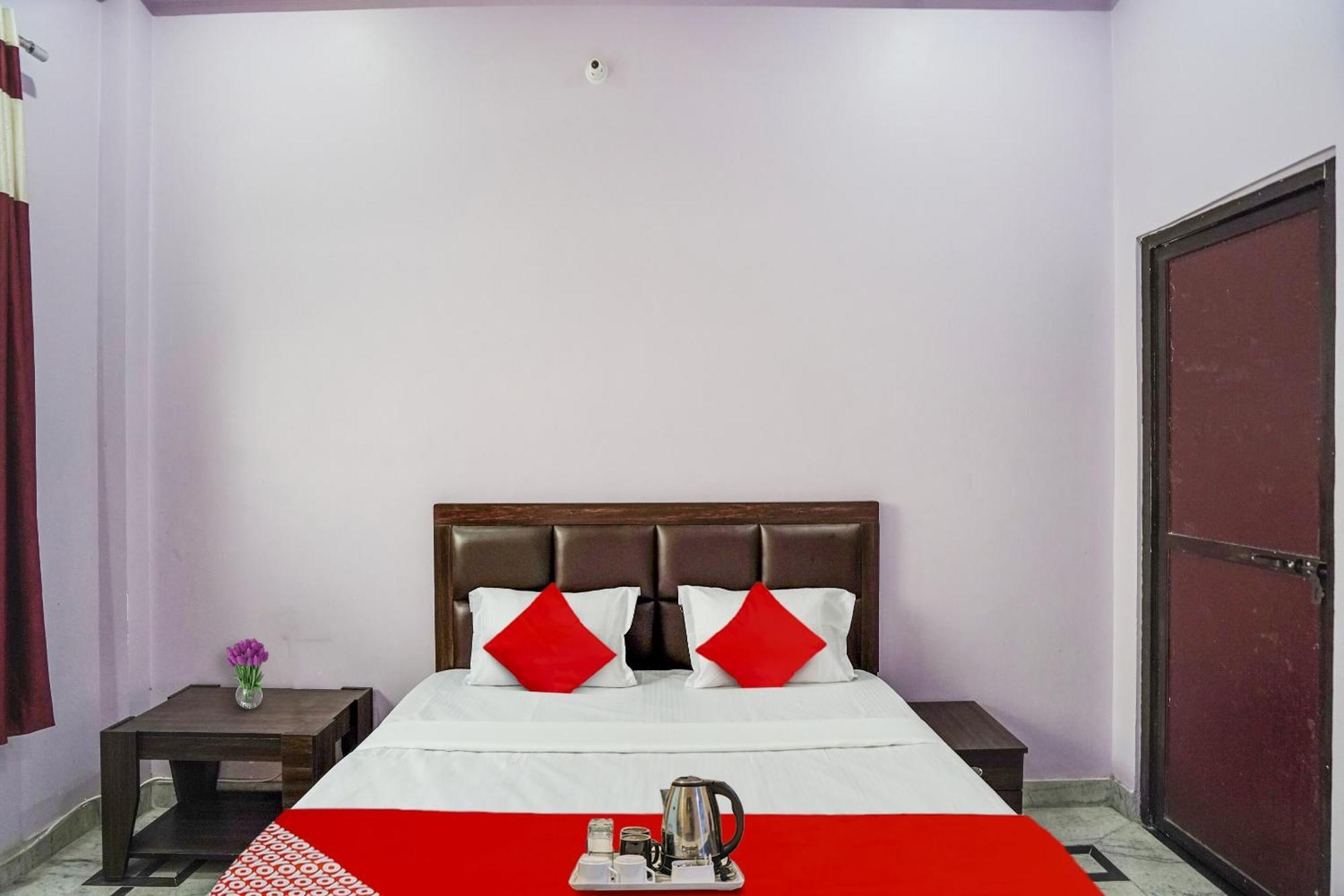 Hotel O Ayurma Inn Chinhat Bagian luar foto