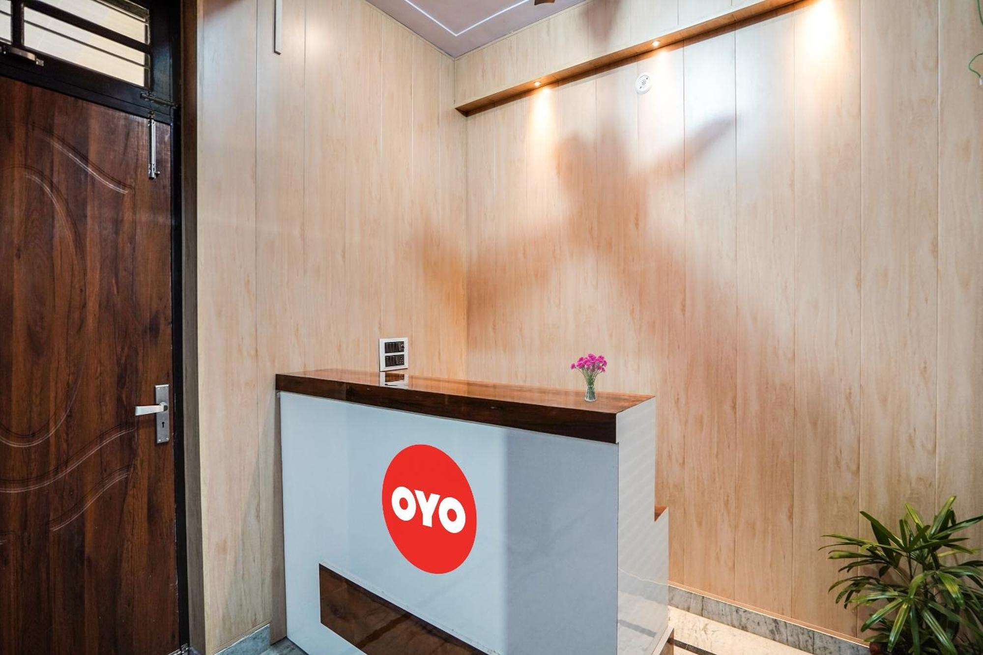 Hotel O Ayurma Inn Chinhat Bagian luar foto