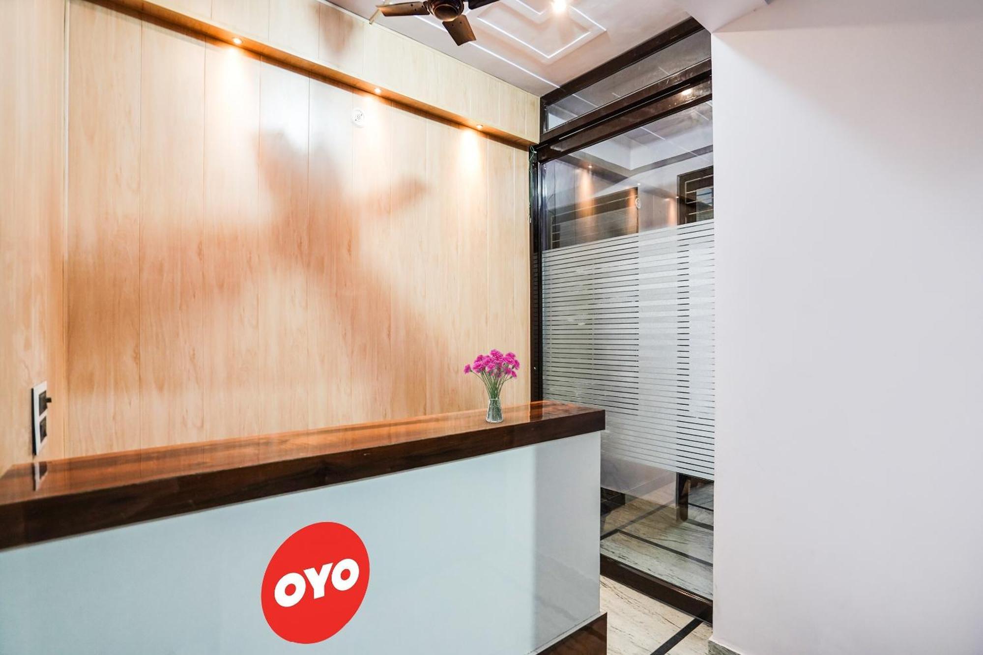 Hotel O Ayurma Inn Chinhat Bagian luar foto
