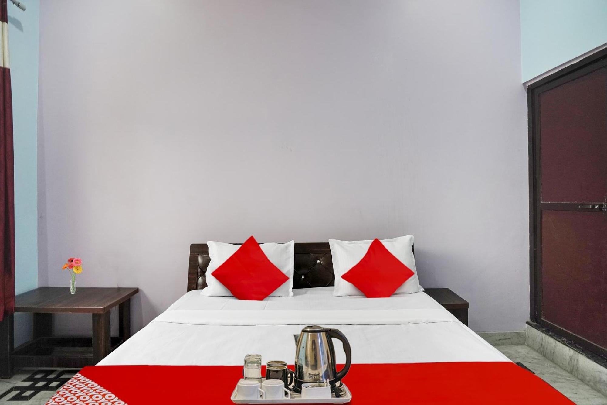Hotel O Ayurma Inn Chinhat Bagian luar foto