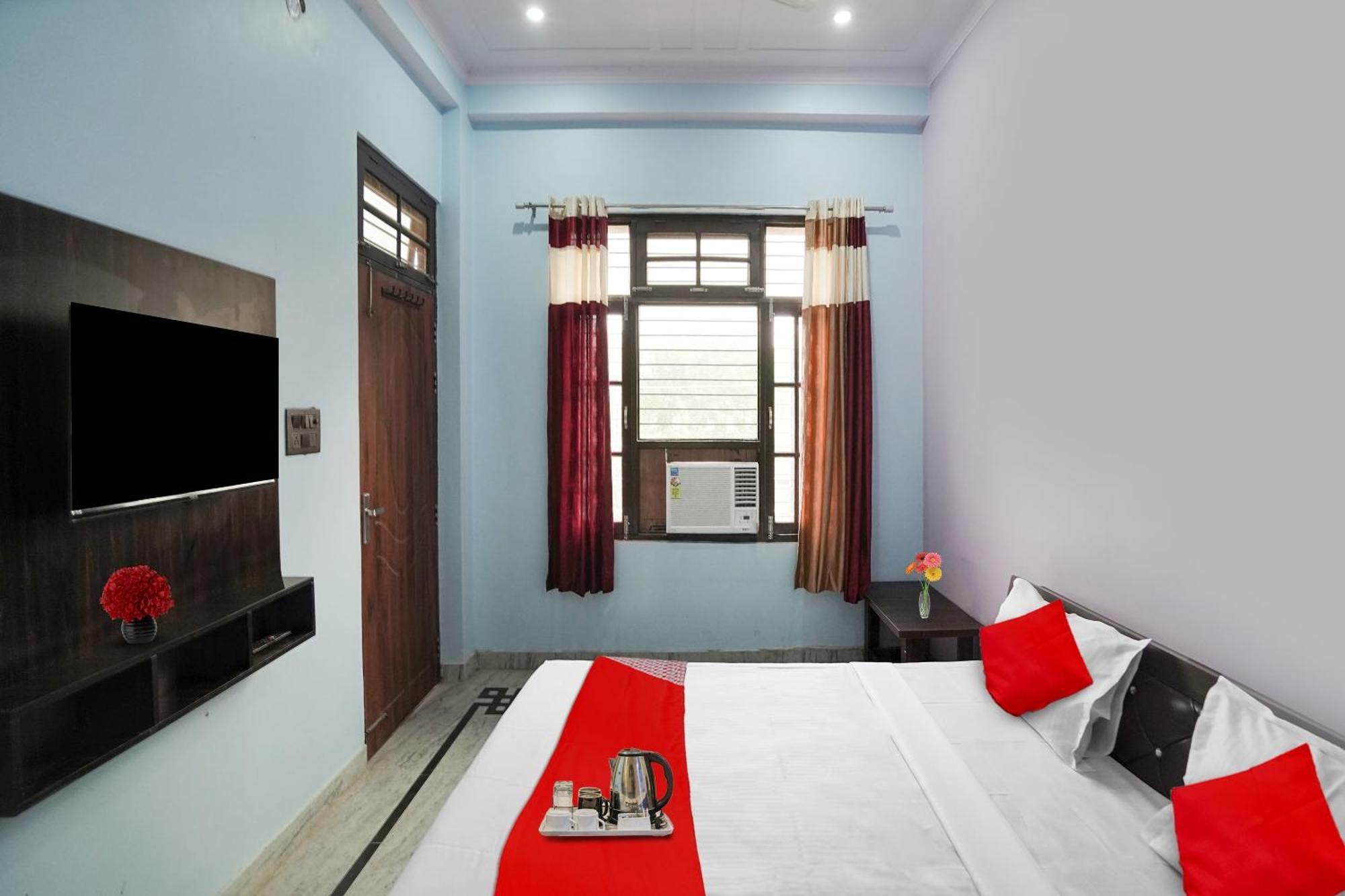Hotel O Ayurma Inn Chinhat Bagian luar foto